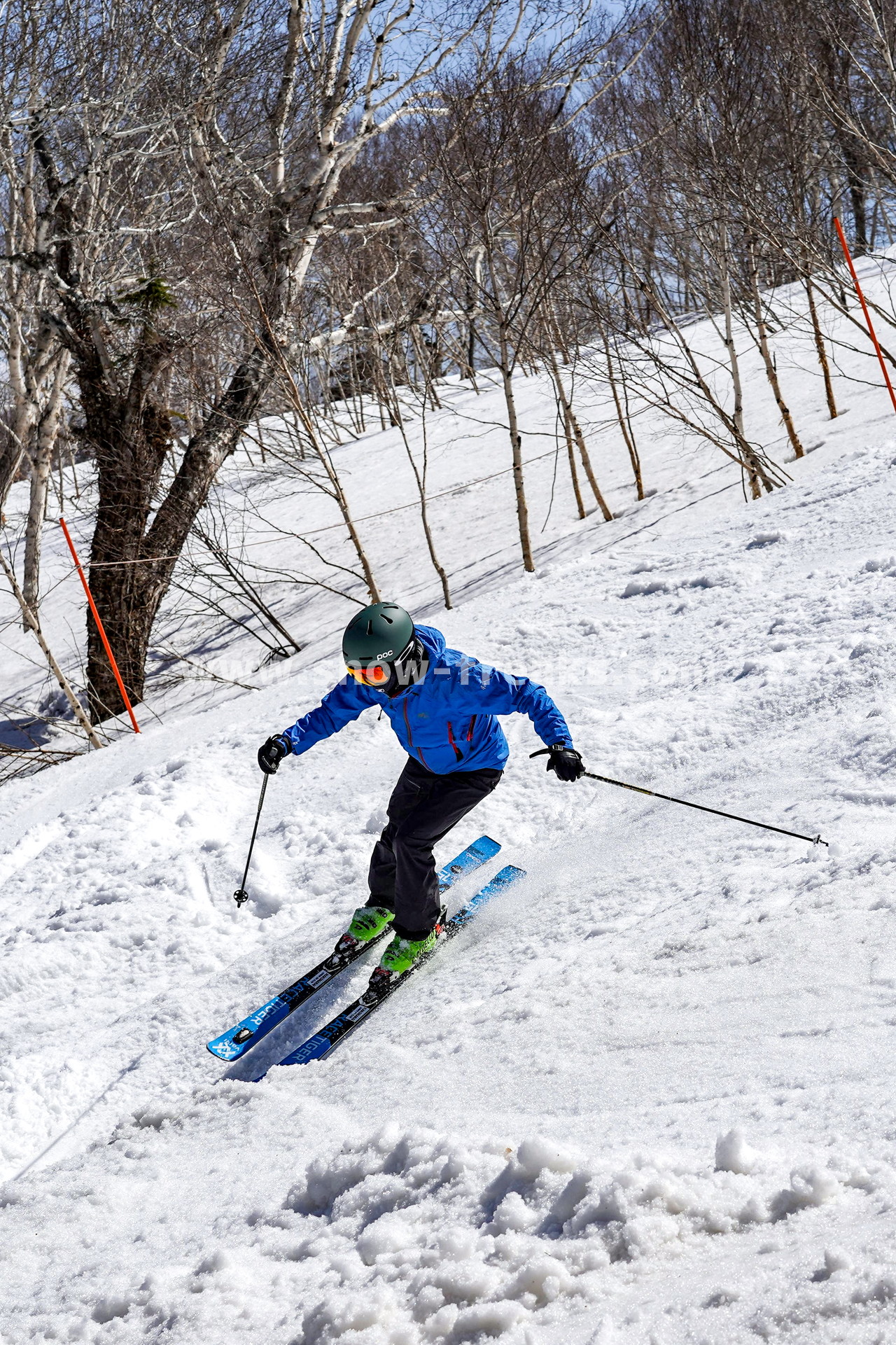 札幌国際スキー場 Mt.石井スポーツ ISHII SKI ACADEMY 校長・斉藤人之さんによる『斉藤塾』開講。本日のテーマは、「春雪！コブからスキーのたわみを楽しむ！！」(^^)v